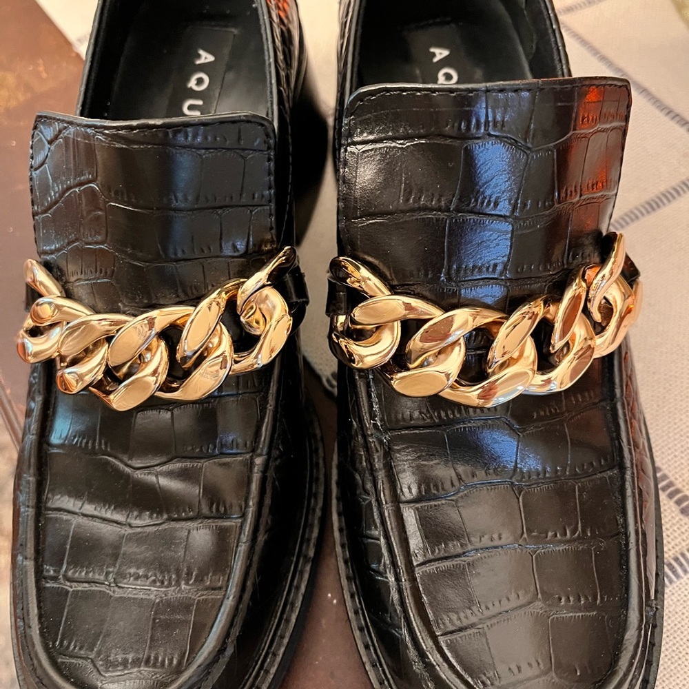 AQUA Croc-Embossed Black Leather Loafers w/Gold Chain Size 7.5 EUC - Picture 7 of 9